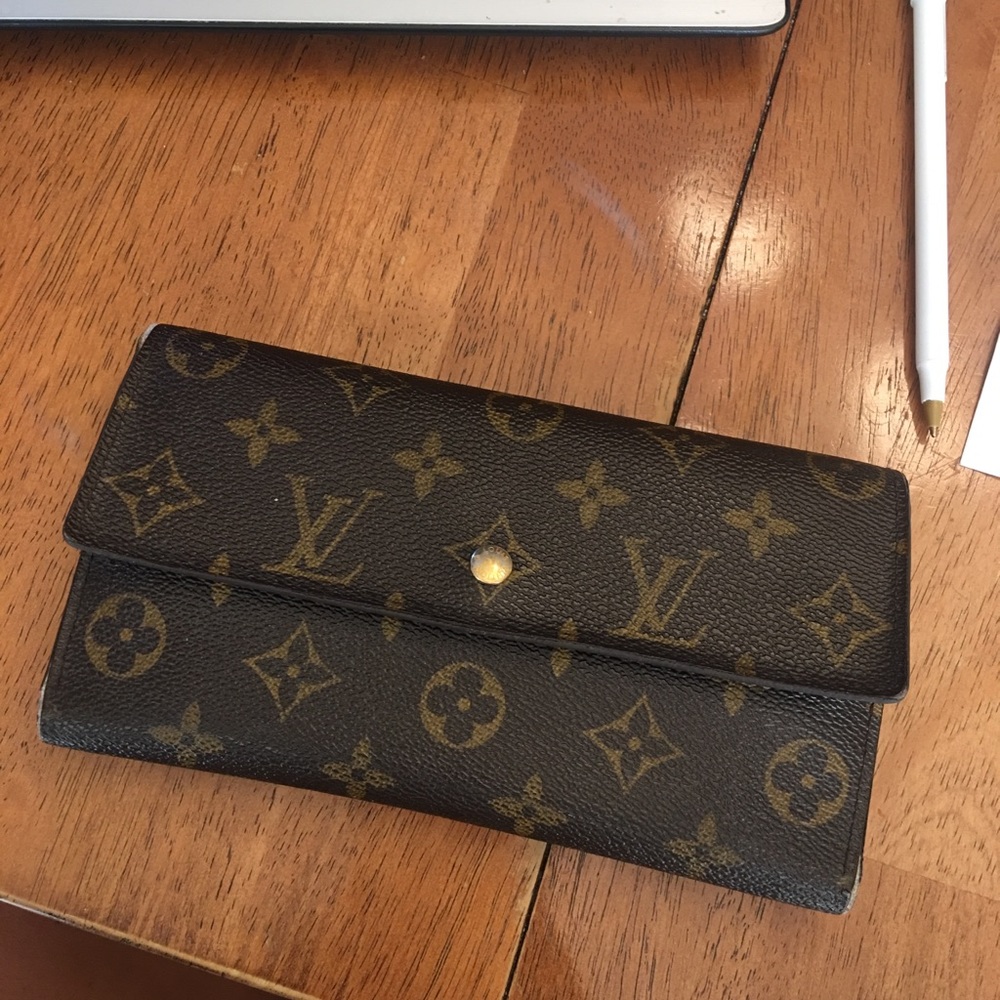 Louis Vuitton Porte Tresor International Monogram